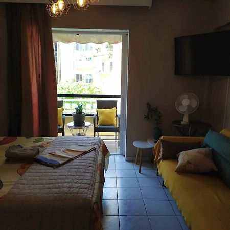 Cozy Studio, 1Min From Kamara Thessaloníki Luaran gambar